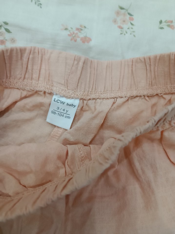 Kız Bebek Fırfırlı Askılı Bluz ve Şort Takımı - Görsel 2