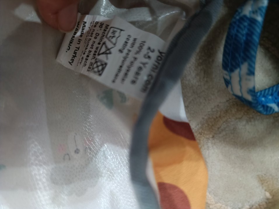 Çok Renkli Desenli Bebek Önlüğü - Görsel 2