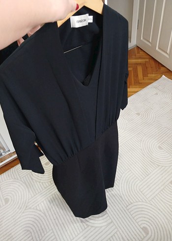 Siyah V-Yaka Midi Elbise - Görsel 5