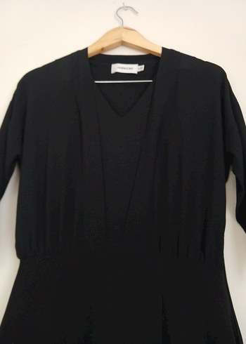 Siyah V-Yaka Midi Elbise - Görsel 2