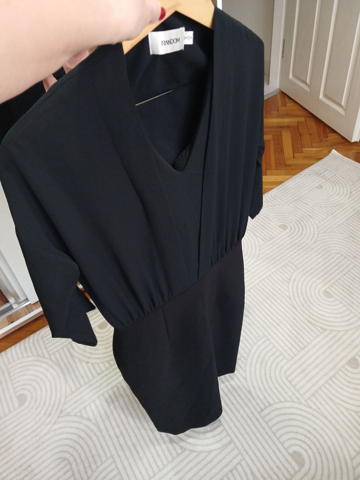 Siyah V-Yaka Midi Elbise - Görsel 5