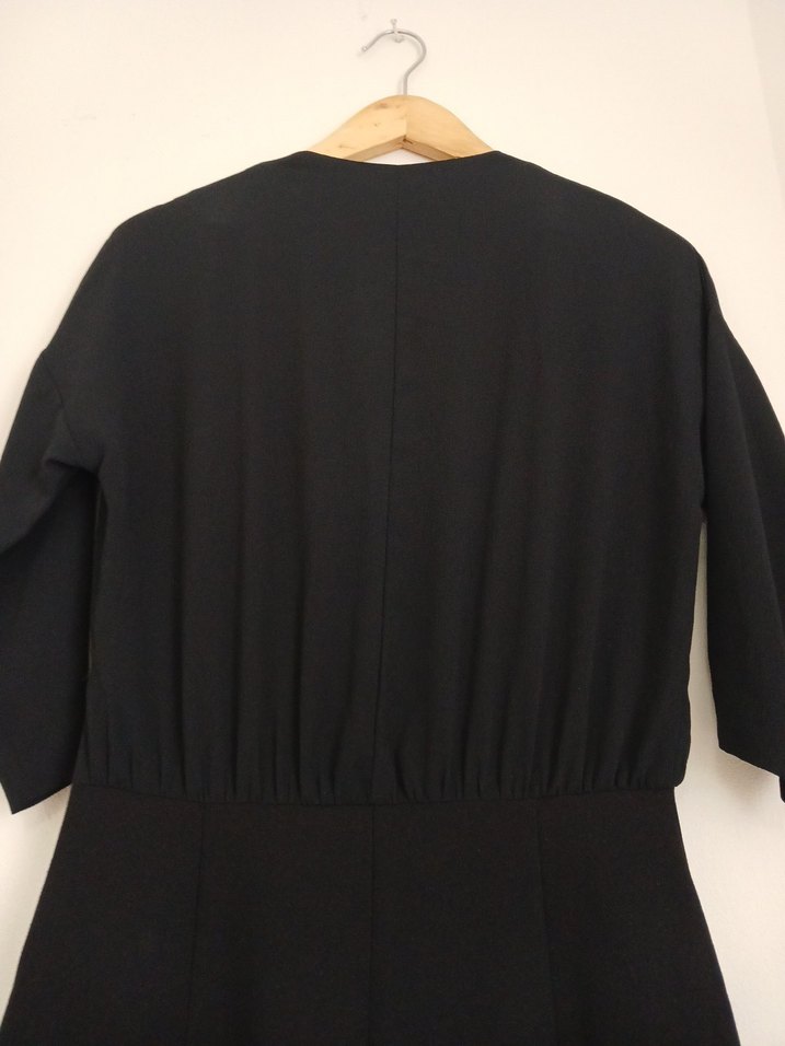 Siyah V-Yaka Midi Elbise - Görsel 4