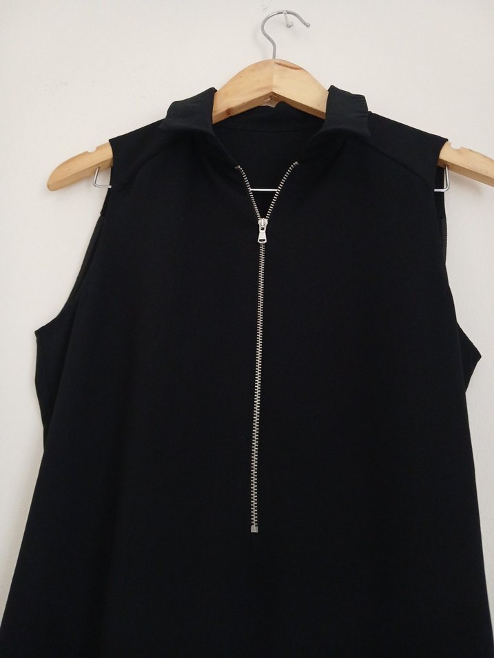 Fermuarlı Yüksek Yakalı Siyah Uzun Elbise - Görsel 2