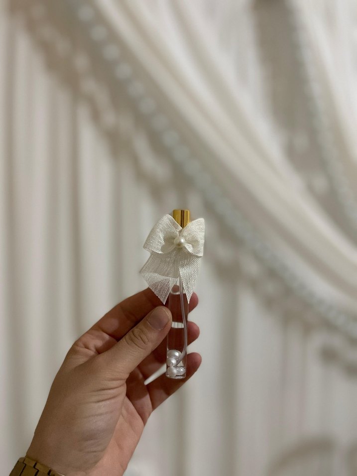 Beyaz Fiyonk Detaylı Kalem - Görsel 4