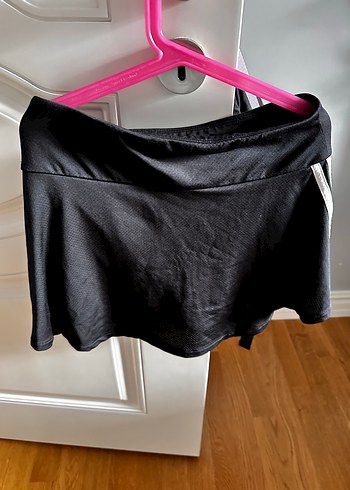 Adidas Siyah Midi şortlu etek - Görsel 3