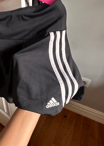 Adidas Siyah Midi şortlu etek - Görsel 2