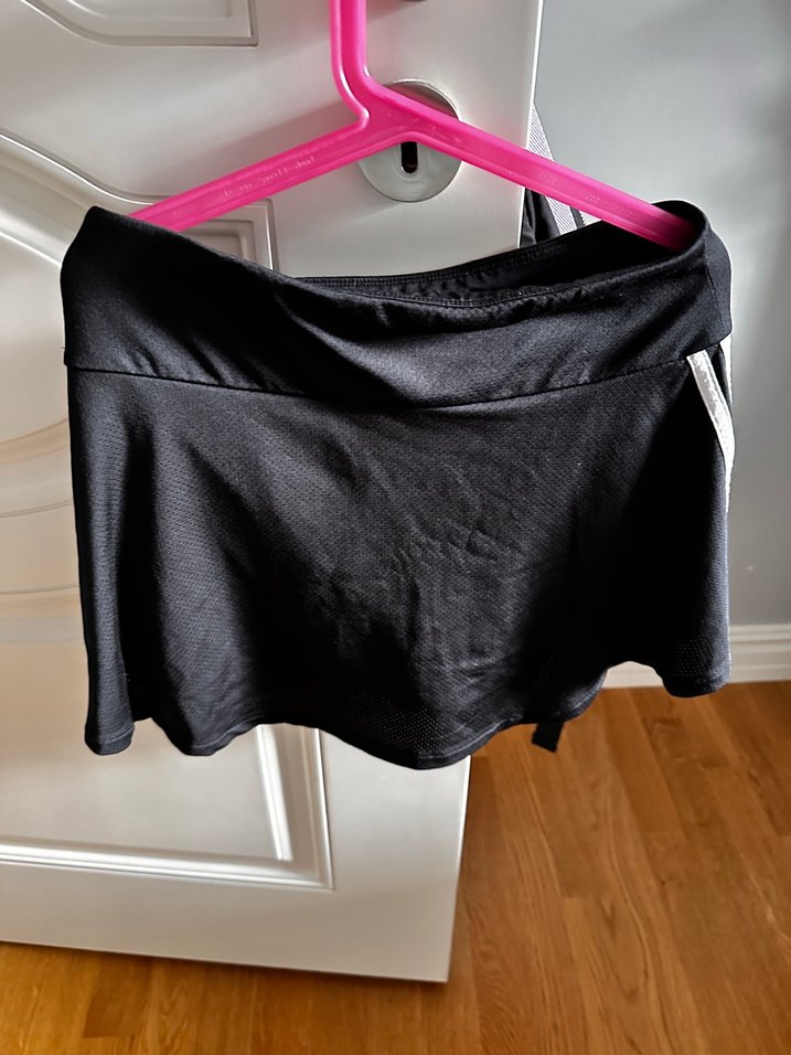 Adidas Siyah Midi şortlu etek - Görsel 3