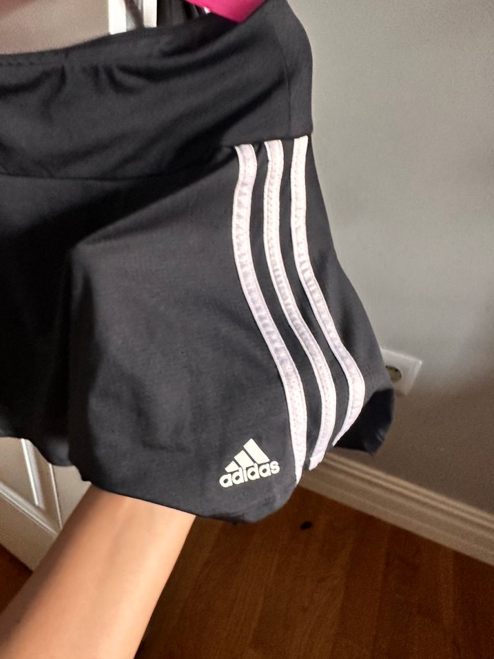 Adidas Siyah Midi şortlu etek - Görsel 2