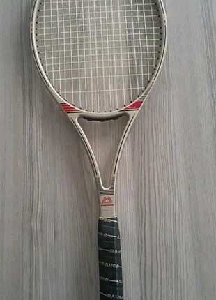 Tenis raketi