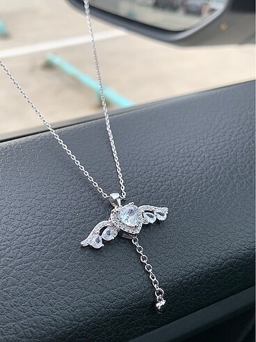Accessorize Kırpan kelebek taşlı kolye