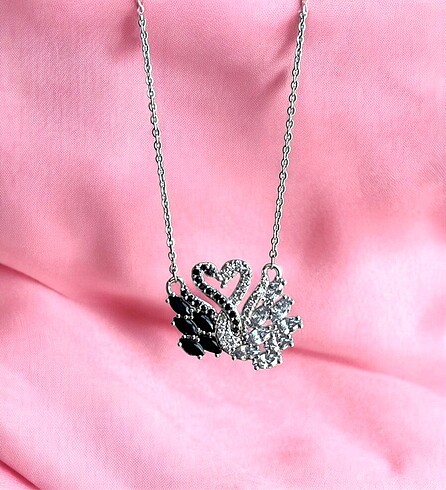Swarovski kuğu kolye