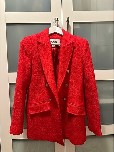 İpekyol vatkalı kırmızı blazer