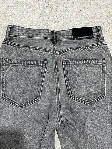 32 Beden Stradivarius jean
