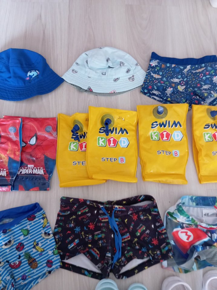 Renkli Erkek Çocuk Deniz Şortu ve Aksesuarları - Görsel 4