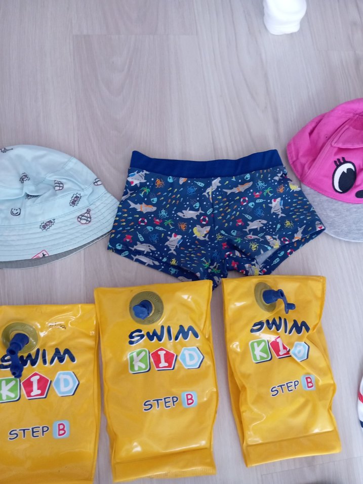 Renkli Erkek Çocuk Deniz Şortu ve Aksesuarları - Görsel 3