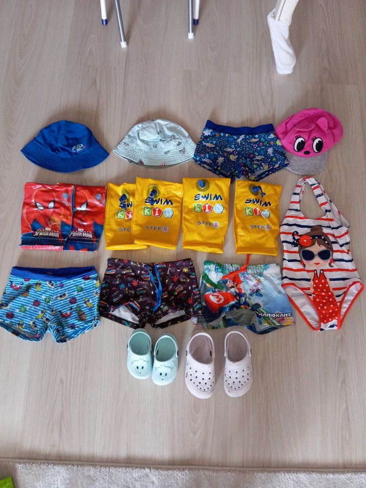 Renkli Erkek Çocuk Deniz Şortu ve Aksesuarları - Görsel 2