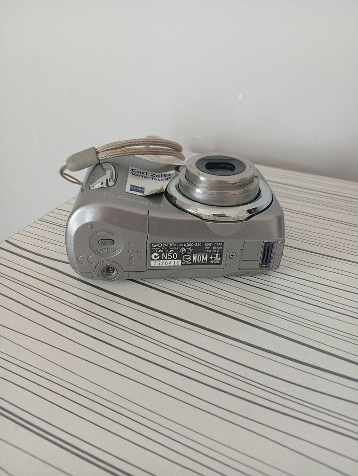 Sony Carl Zeiss Lens Dijital Kamera - Görsel 3