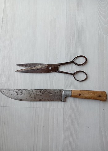 Ahşap Saplı Bıçak ve Metal Makas Seti