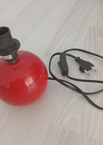 Beden Kırmızı Küre Masa Lambası Gövdesi