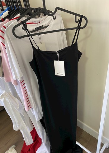 Pull and Bear Siyah Askili Elbise