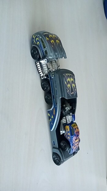  Beden Hot wheels tek araç taşımalı tır