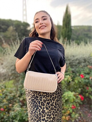 Mango model baget omuz çantası