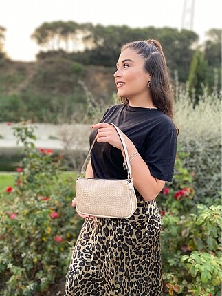 Beden Mango model baget omuz çantası