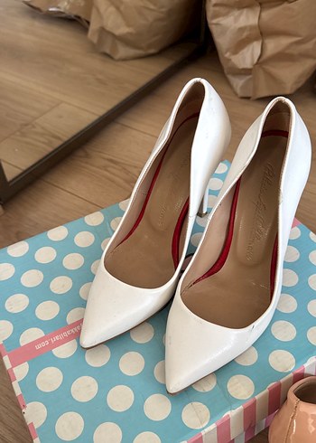 Pelinin Ayakkabıları 35