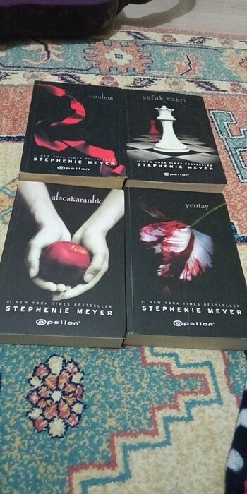 Stephanie Meyer alacakaranlık serisi
