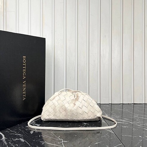 Bottega vaneta pouch mini