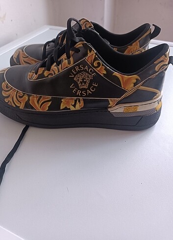 Versace 40 numara