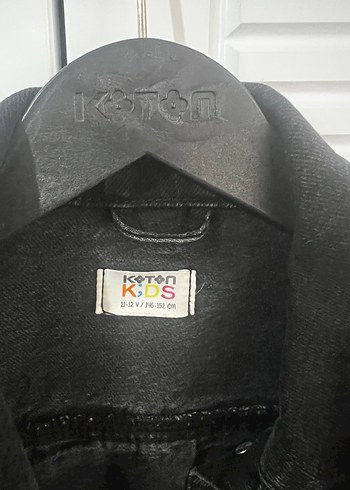 Siyah Düğmeli kız çocuk Kot Ceket - Görsel 3