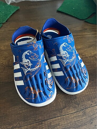 Adidas sandalet