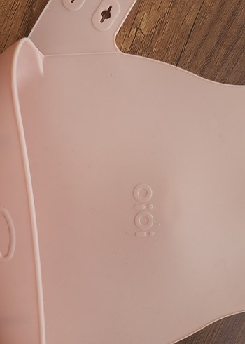 oioi Bej Silikon Bebek Önlüğü - Görsel 4