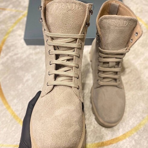 Prada Prada bot