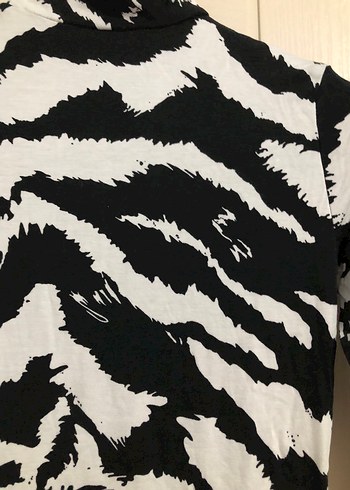 Zebra Desenli Uzun Kollu Balıkçı Yaka Bluz - Görsel 2