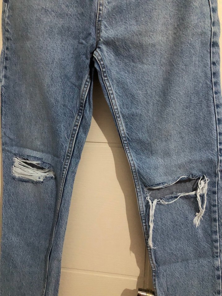 Dizleri Yırtık jean - Görsel 3