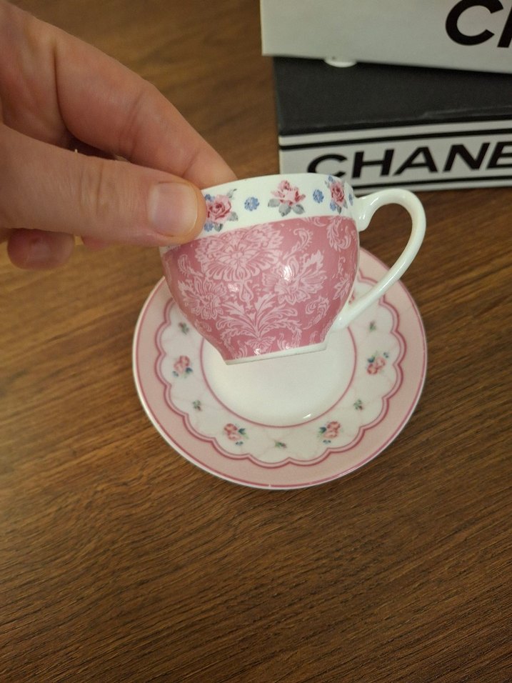 Pastel Pembe Çiçek Desenli Fincan ve Tabak - Görsel 3