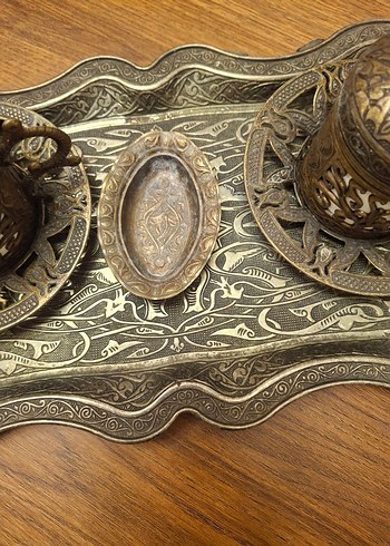 Eski İşlemeli Kahve Fincan Seti ve Tepsi - Görsel 5