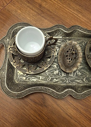 Eski İşlemeli Kahve Fincan Seti ve Tepsi - Görsel 4