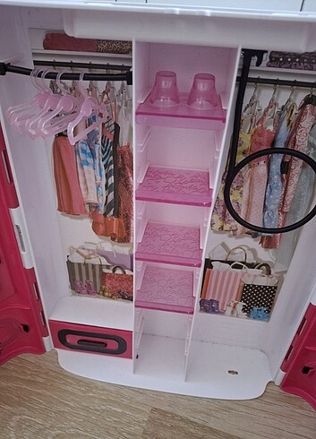 Barbie Barbie gardropu
