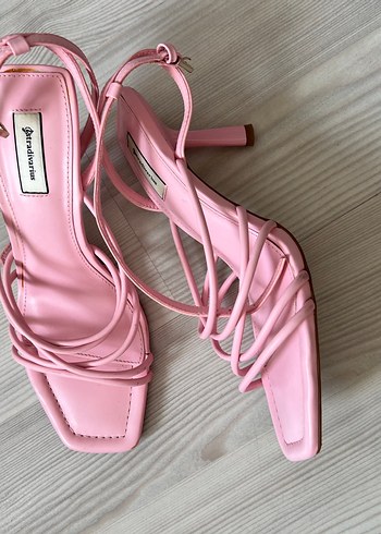 Pembe Topuklu Kadın Sandalet