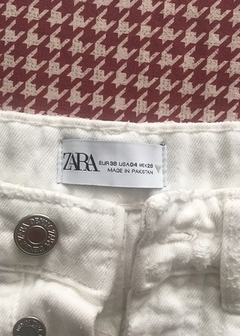 Düğmeli Beyaz Mini Kot Şort - Görsel 3