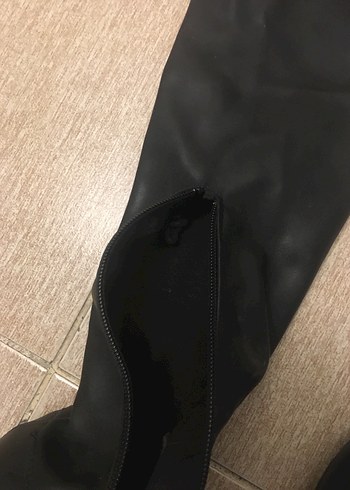 Bershka Kadın Siyah Deri Dizüstü Çizme Fermuarlı