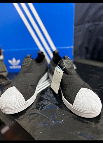 Adidas unisex