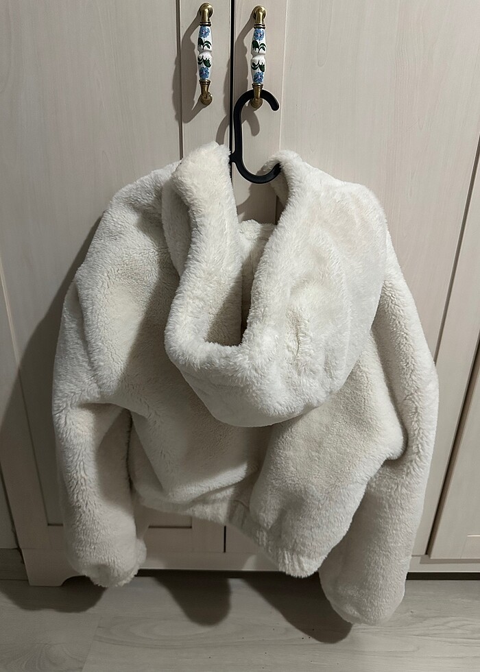 Peluş kapüşonlu kürk - Görsel 2