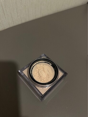 Huda beauty pudra - Görsel 2