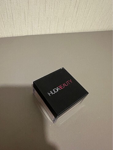 Huda beauty pudra - Görsel 6