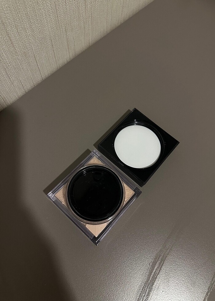 Huda beauty pudra - Görsel 3