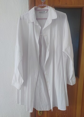 Beyaz gömlek
